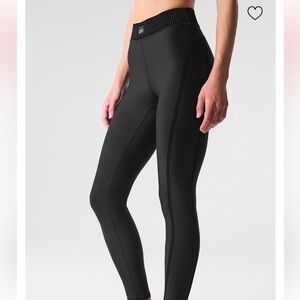 Alo Yoga Airlift line up 7/8 Black Leggings